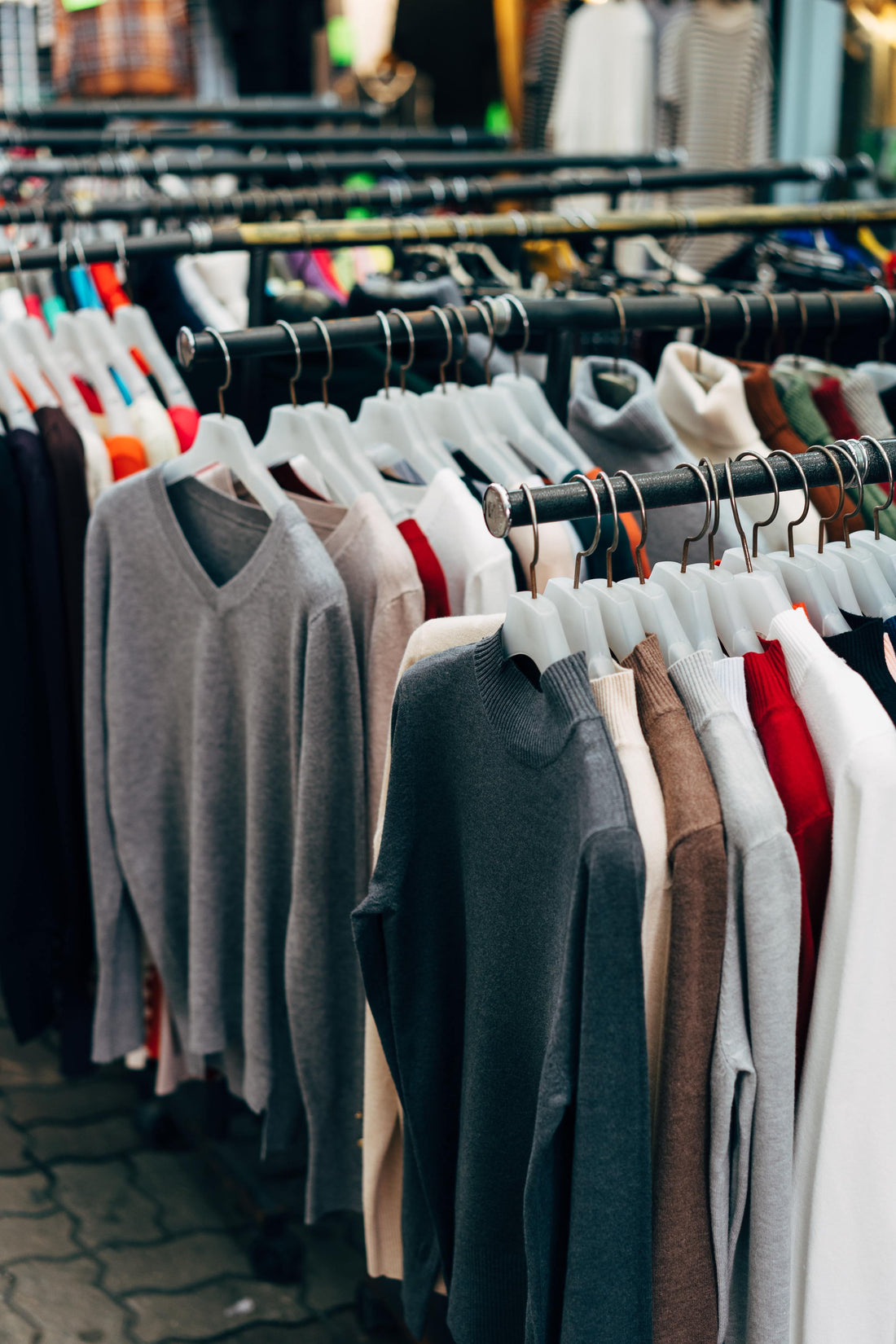 Linen vs Cotton: Which Fabric Is Better for Hot Weather?
